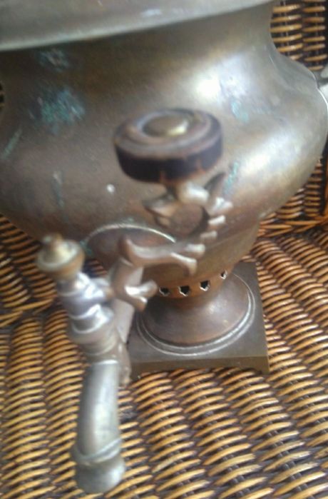 Старинен самовар на въглища