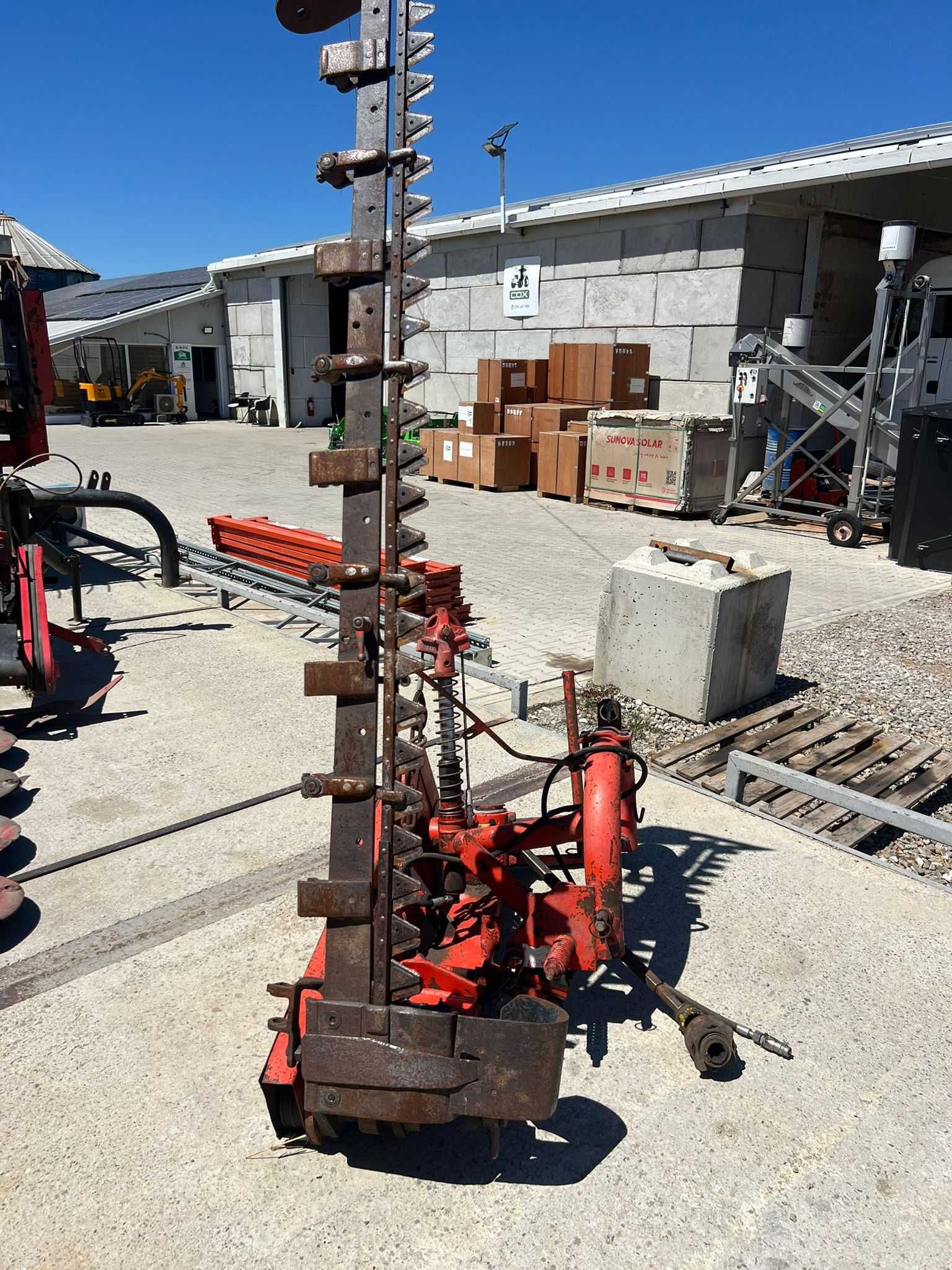 Cositoare laterală 1.85 m – închidere hidraulică