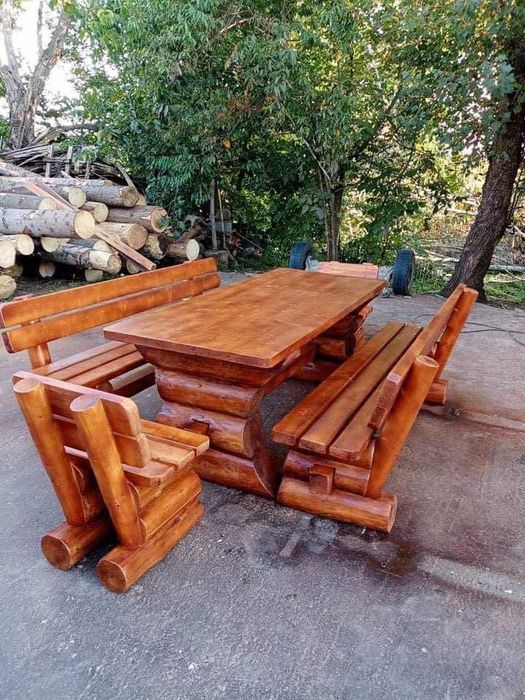Mobilier rustic din buștean sau cherestea