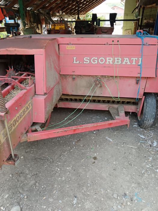 Se vinde presă balotat sgorbati