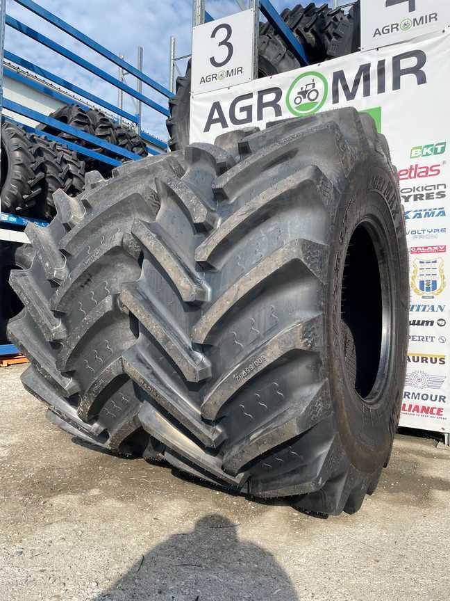 Cauciucuri noi radiale 800/65R32 marca BKT pentru combina DEUTZ-FAHR