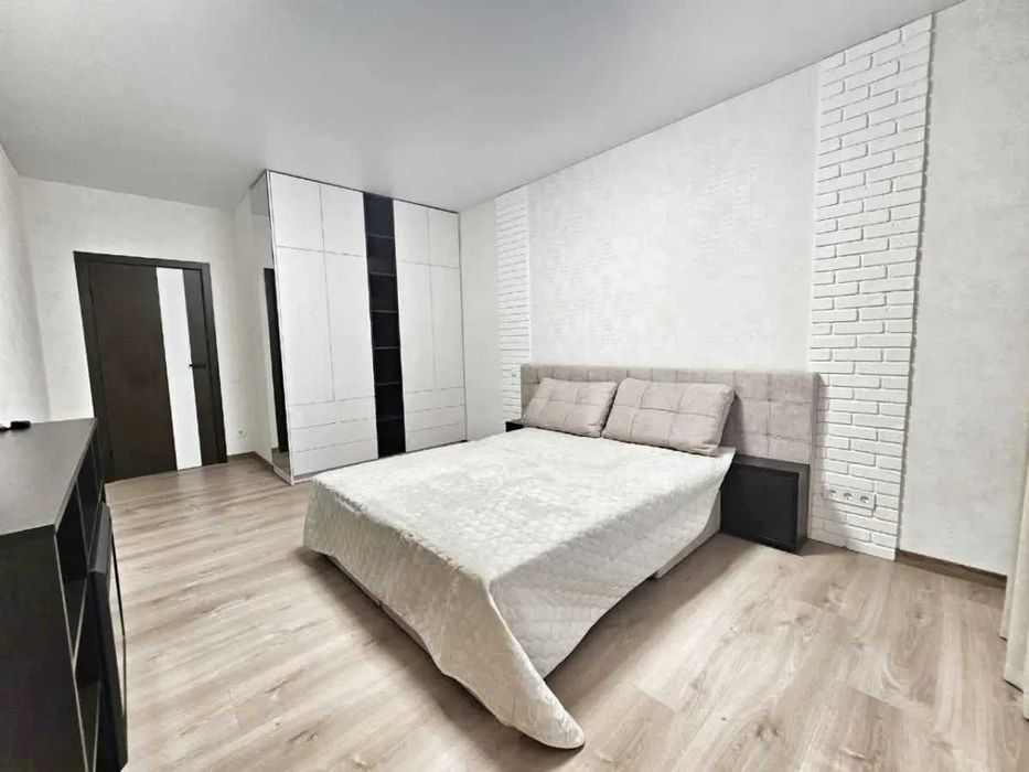 Дава се под наем Тристаен апартамент в София, Зона Б-18 - 112 кв.м за 688.5 € - Снимка #1