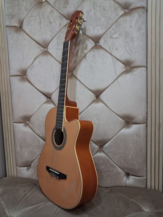 Продам классическую новую Гитару “Devizer”. L-320