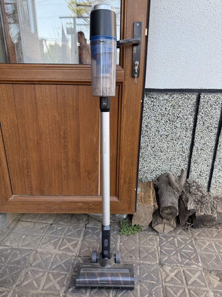 Вертикална прахосмукачка Philips 3 series