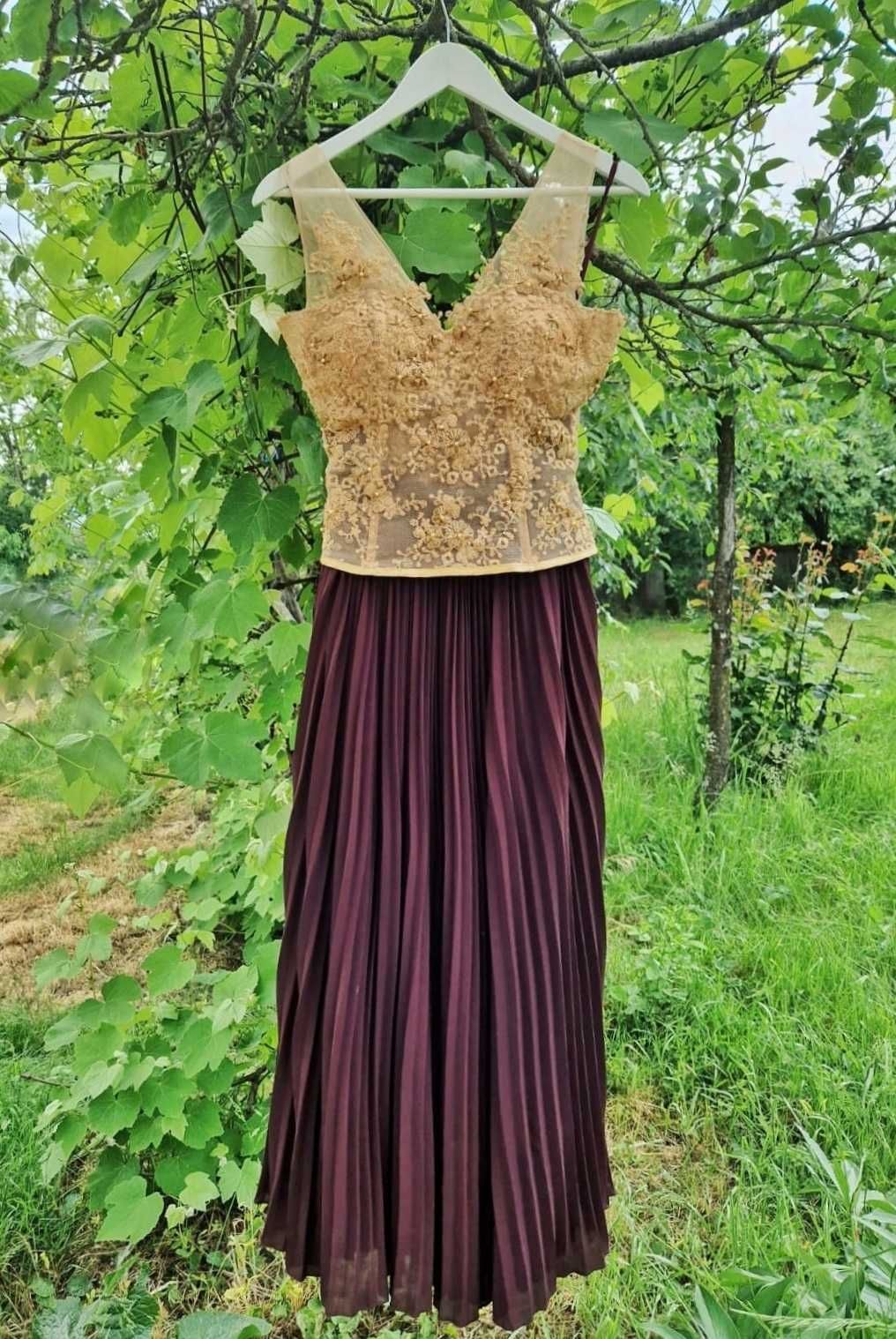 Set doua piese,fusta lunga si corset brodat