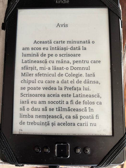 Vand Kindle din 2016, functional, are in memorie 277 carti