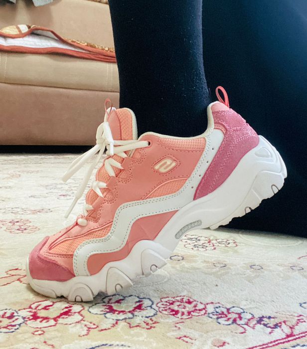 Кроссовки модные женские