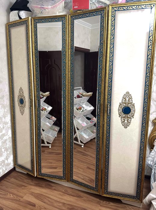 Спальный гарнитур