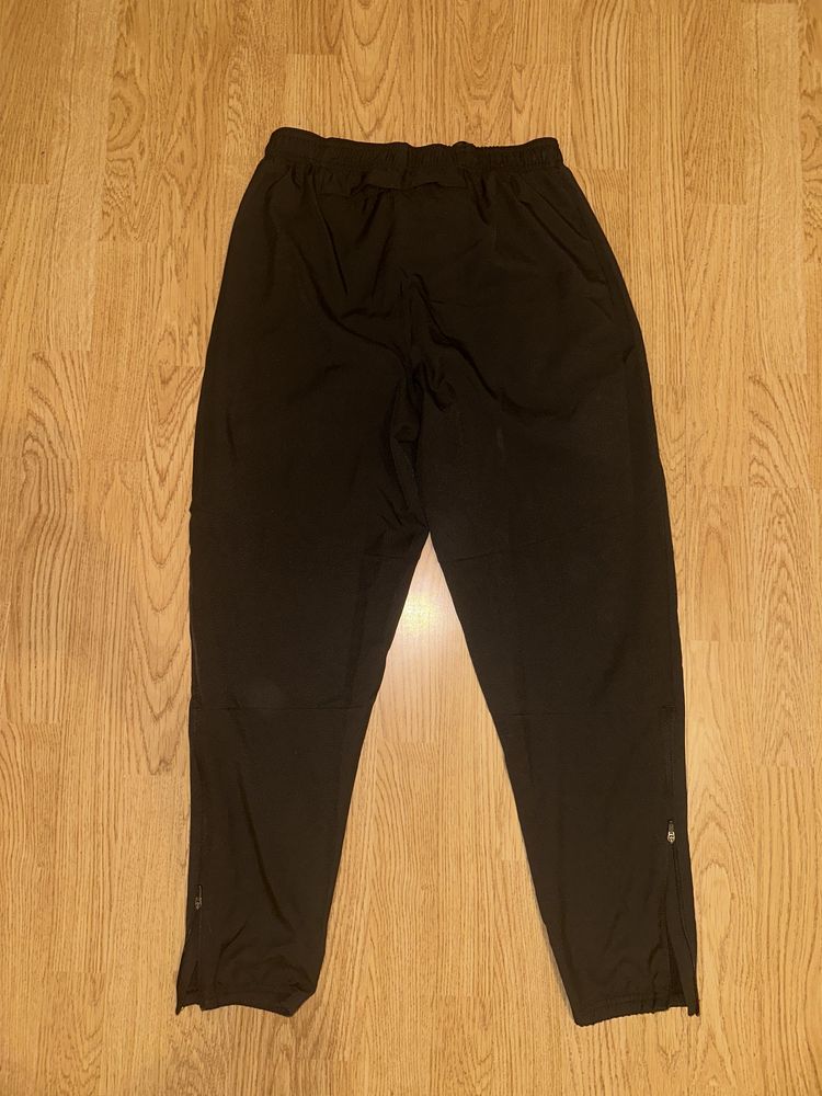 Vand pantaloni nike challanger woven track