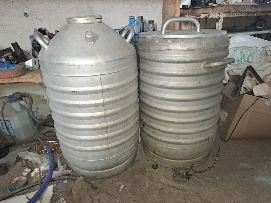 Сосуд дьюяра для жидкого азота.