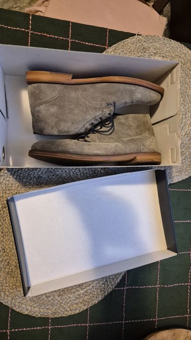 Pantofi piele întoarsă  puțin uzati