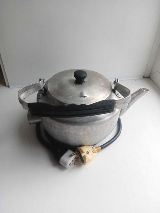 Продам чайник электрический СССР.