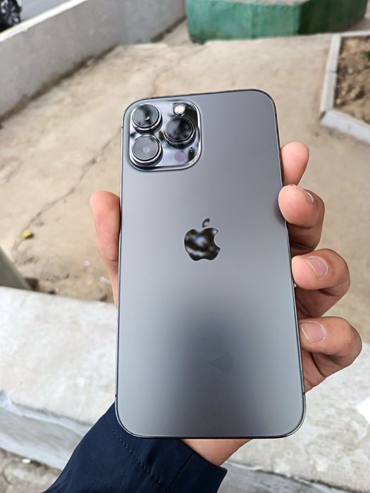 Iphone 13 pro max. Tiniq.