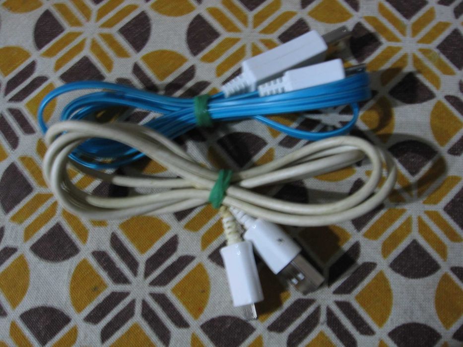 Два броя микро USB кабели за зарядно за телефон