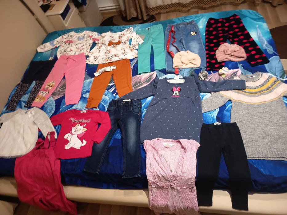 Rochita pt serbarea plus un lot foarte mare de haine