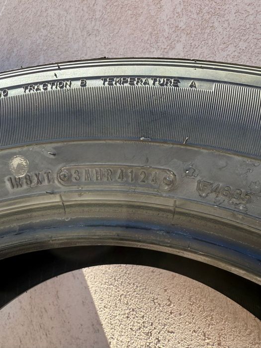 Vând anvelope 265 60 r18 Dunlop vara