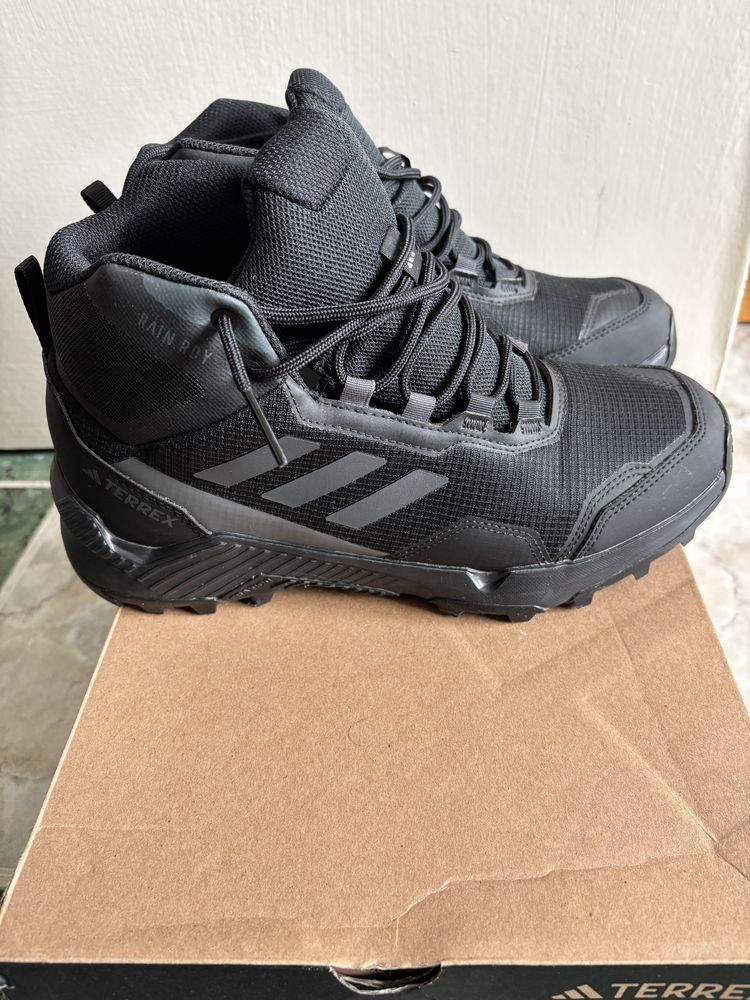 Обувки Adidas Terrex