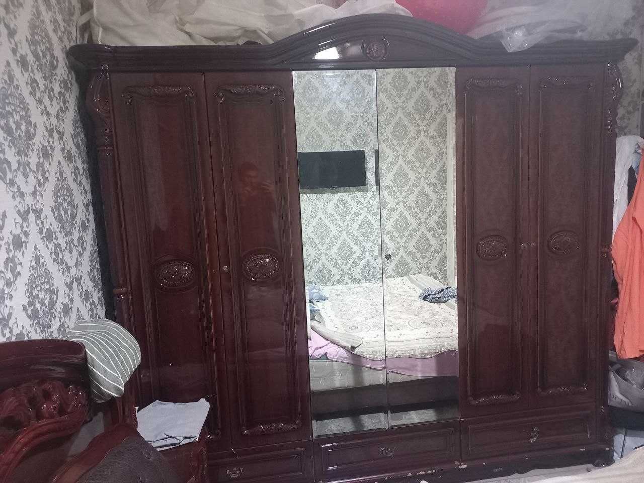 Продаётся спальный горнитур