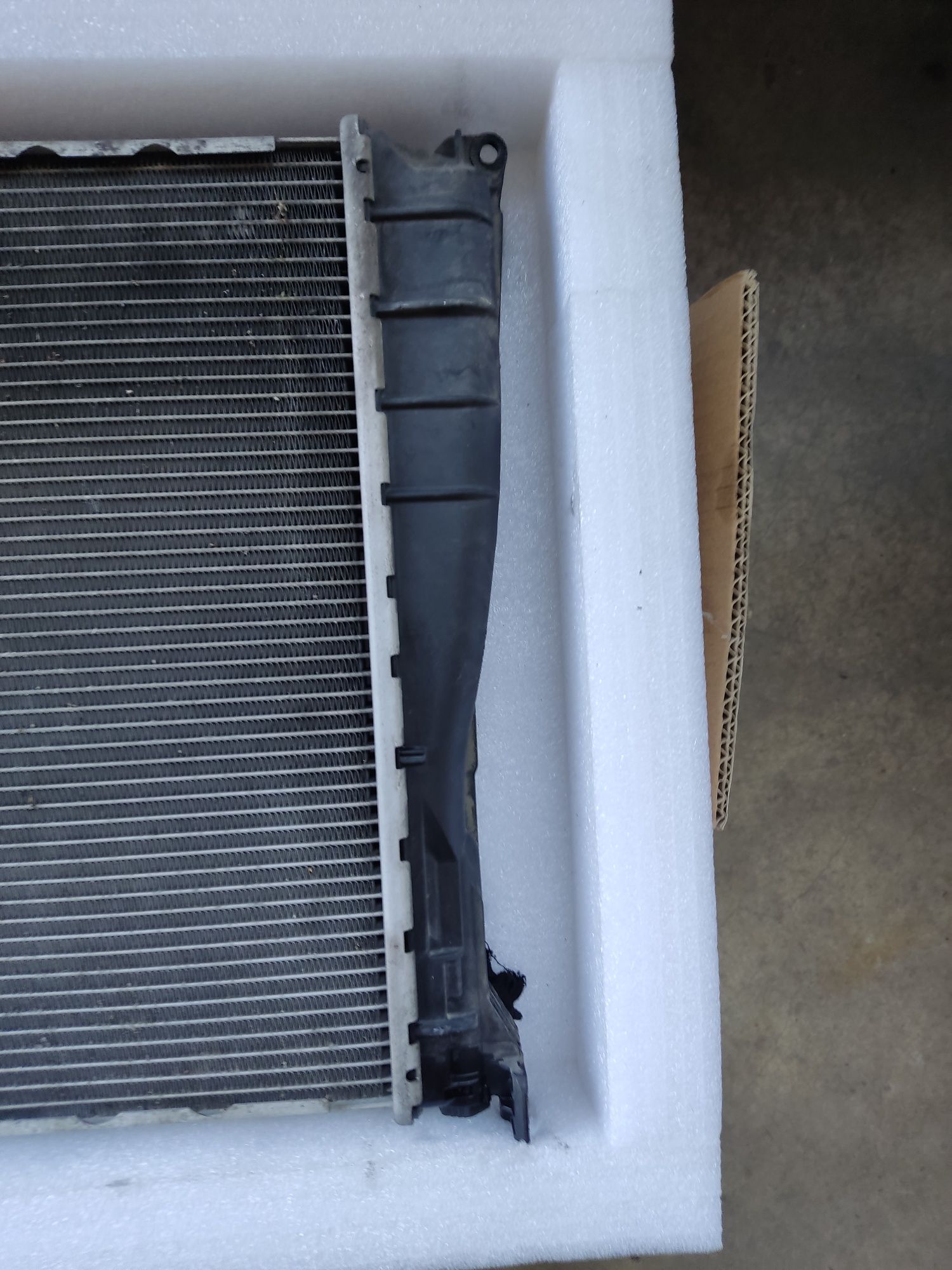 Воден радиатор BMW E90 E91 E92 E93 335D