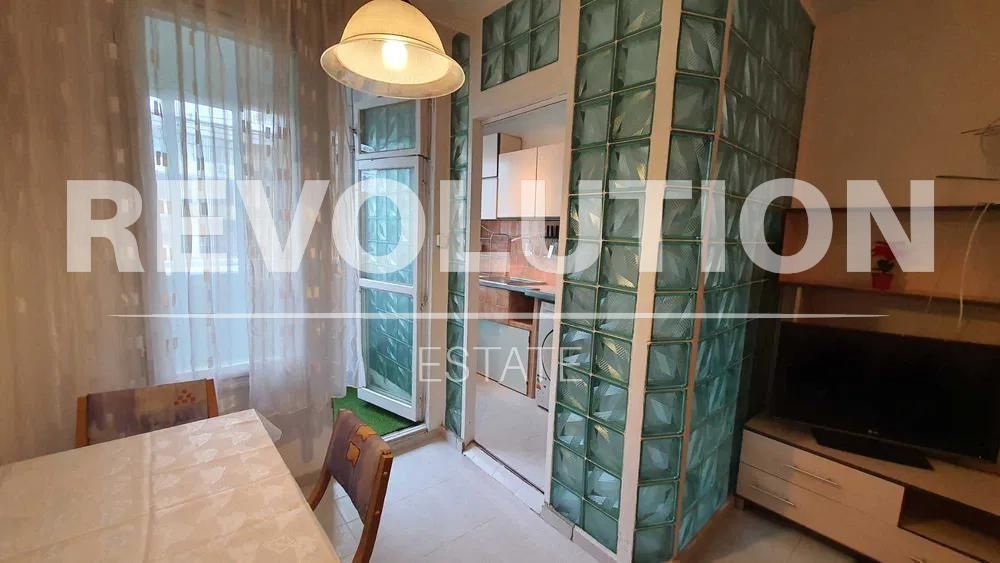 Дава се под наем Тристаен апартамент в Варна, Аспарухово - 70 кв.м за 400 € - Снимка #2