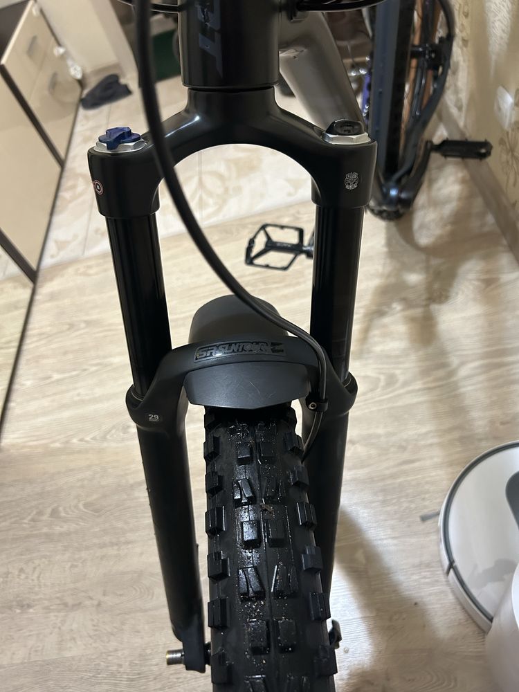 Giant fathom XL size 29