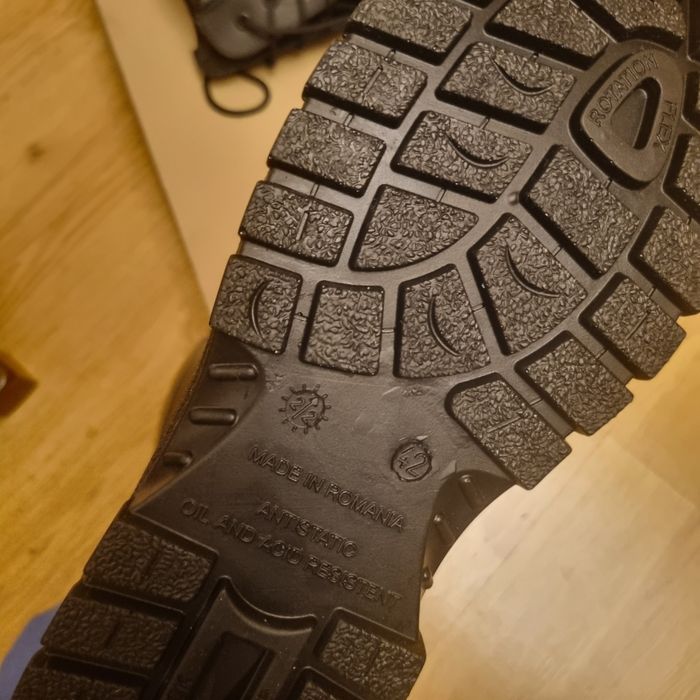 Cizme din piele cu bombeu 42