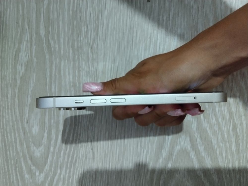 Iphone 13 бял 128 GB