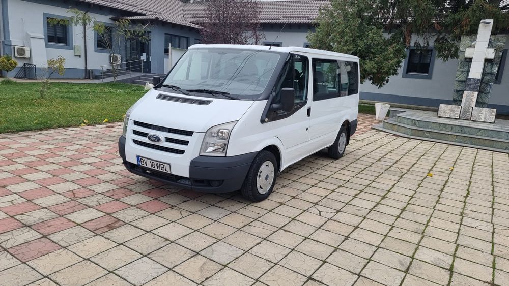 Vând Ford Transit 8+1 2.2 diesel 2009
