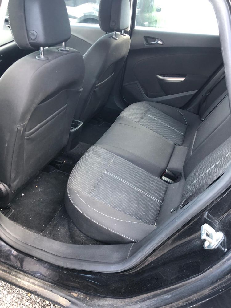 Opel Astra J 1.7 CDTI 2010