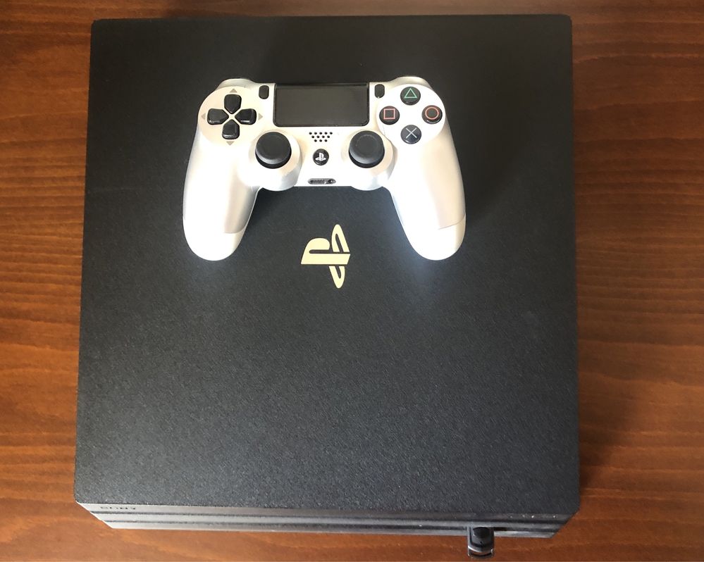 PS4 Pro/Плейстейшън 4 Про 1TB като нов плюс bluetooth adapter