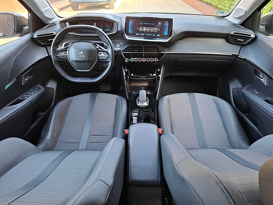 Peugeot 208 1.2i/101Cp ModelAllure Automatic Extra-Full TVA DEDUCTIBIL