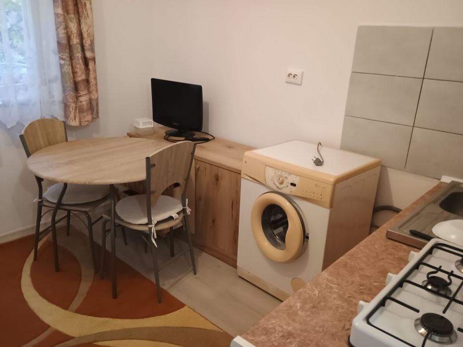 Închiriez camera Tătărași Flux