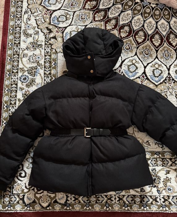 Черная теплая зимняя куртка