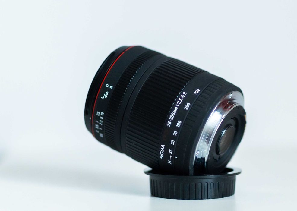 Obiectiv SIGMA 28-300mm pentru CANON EF, DG + Macro