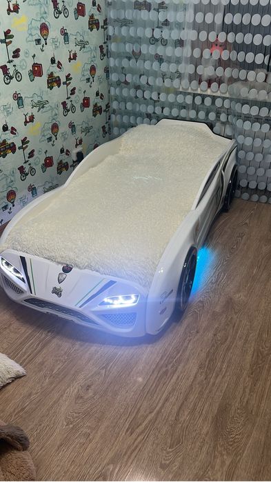 Продам 3Д кровать-машинка с ортопедическим матрасом.