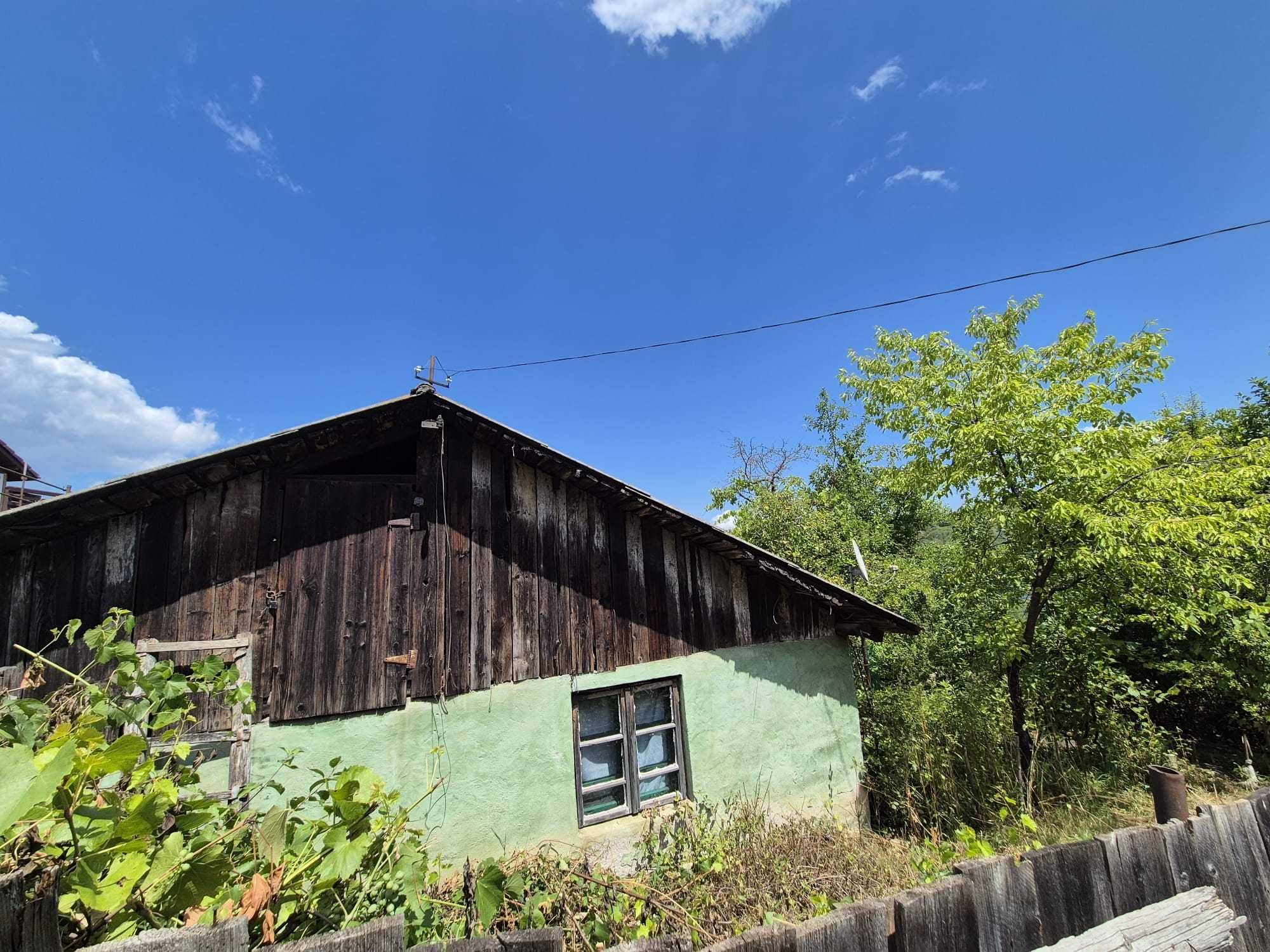Casă 2 camere + anexă, grădină și teren