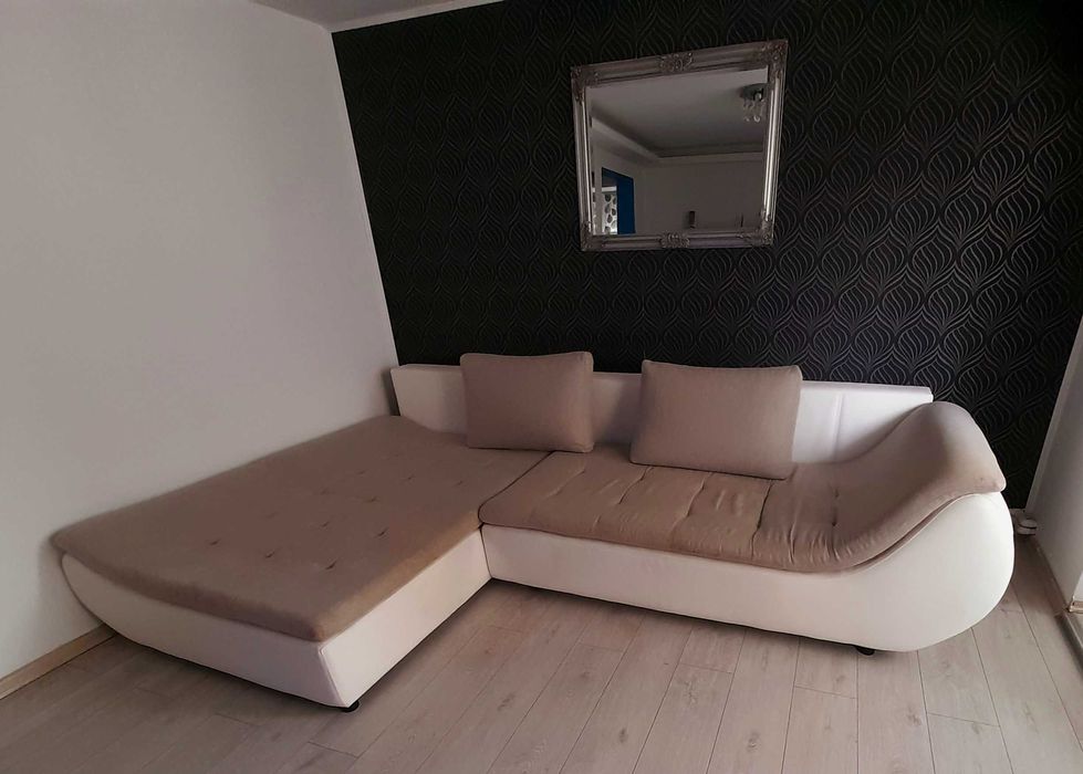 Colțar extensibil cu ladă de depozitare...