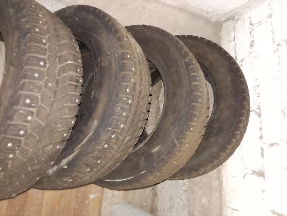 Продам комплект резины зимние шины
