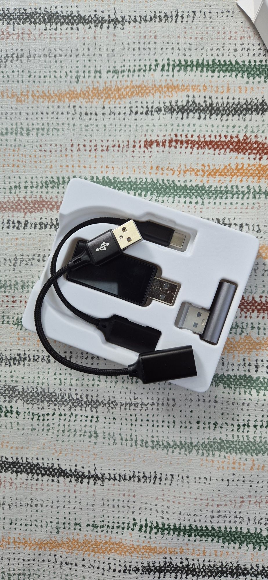 Безжичен CarPlay USB адаптер за iPhone и Apple CarPlay