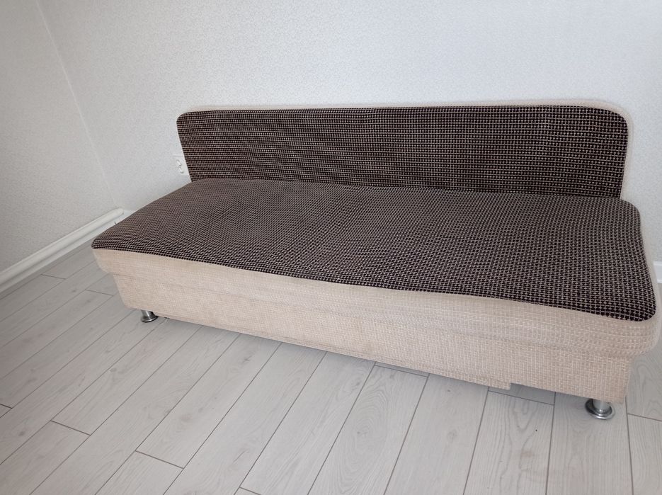 Диван кровать в хорошем состоянии