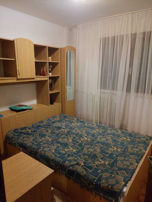 Persoana fizica inchiriez pe termen lung  apart. 3 camere Lapus