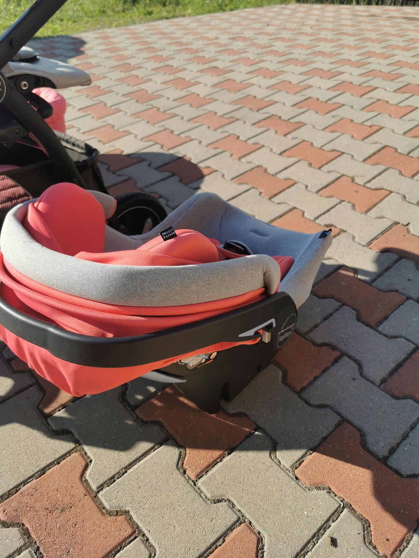 Vând cărucior Peg Perego 3 în 1