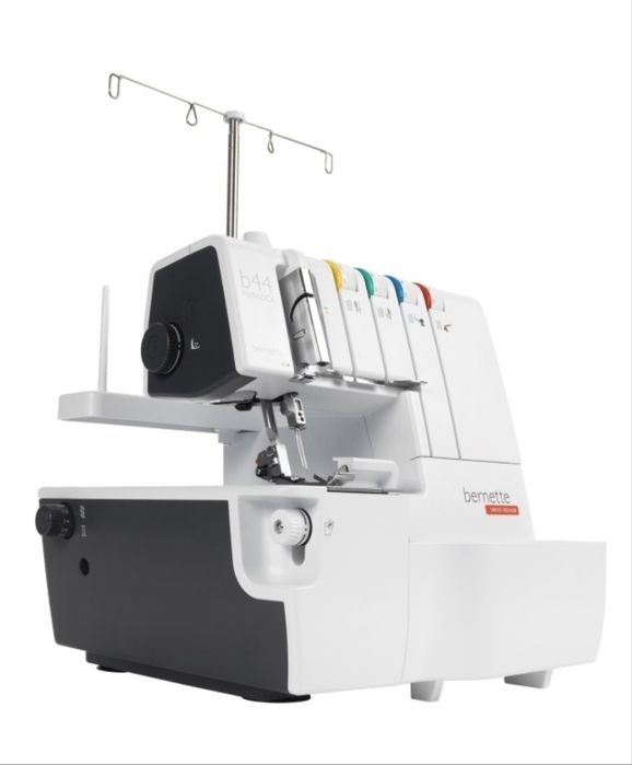 Оверлок Bernina Bernette B44