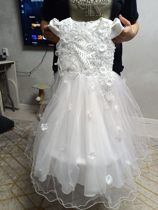 Продам платье снежинки