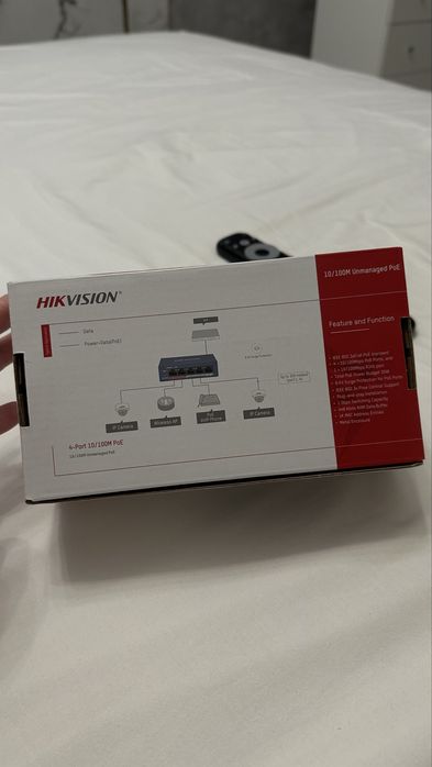PoE инжектор Hikvision 4-Port 10/100M PoE