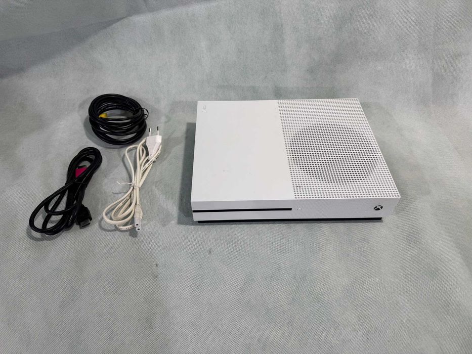 Конзола - Xbox One S / 780GB / X6