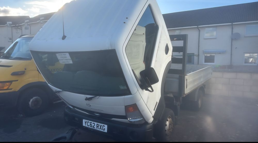 Dezmembrez nissan nisan cabstar 35.14 motor 2.5 YD25K3LD-5MI cutie vit