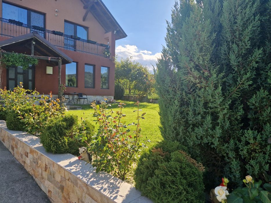 Vând casa în Râmnicu Valcea