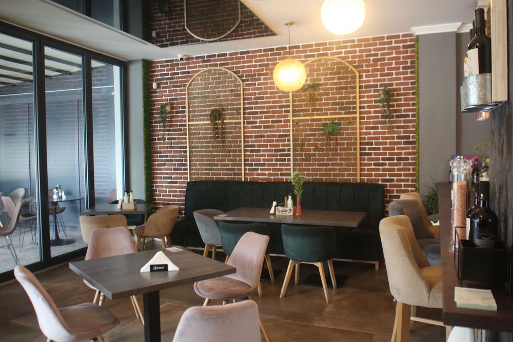 Cazare | LUX Regim Hotelier Bals , camere cazare piscina