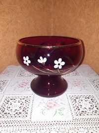 Красивая рубиновая ваза на ножке,   Bohemia Чехословакия